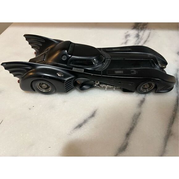 Batmobile Batman Returns Hot Wheels 2003 Die Cast Metal Car1:18